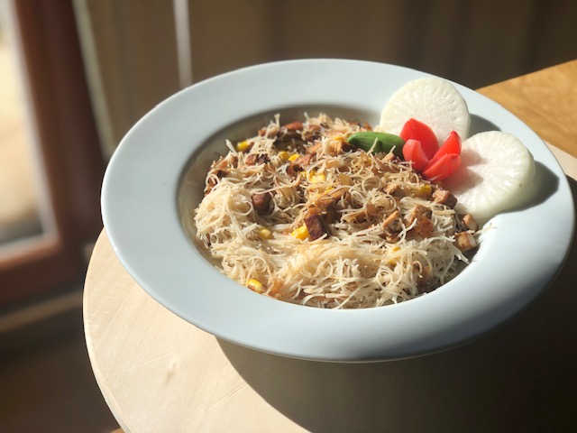 Rýžové nudle s tofu a kukuřicí