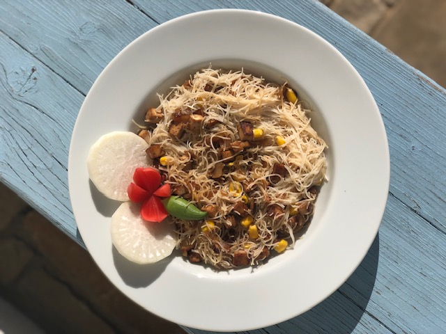 Rýžové nudle s tofu a kukuřicí